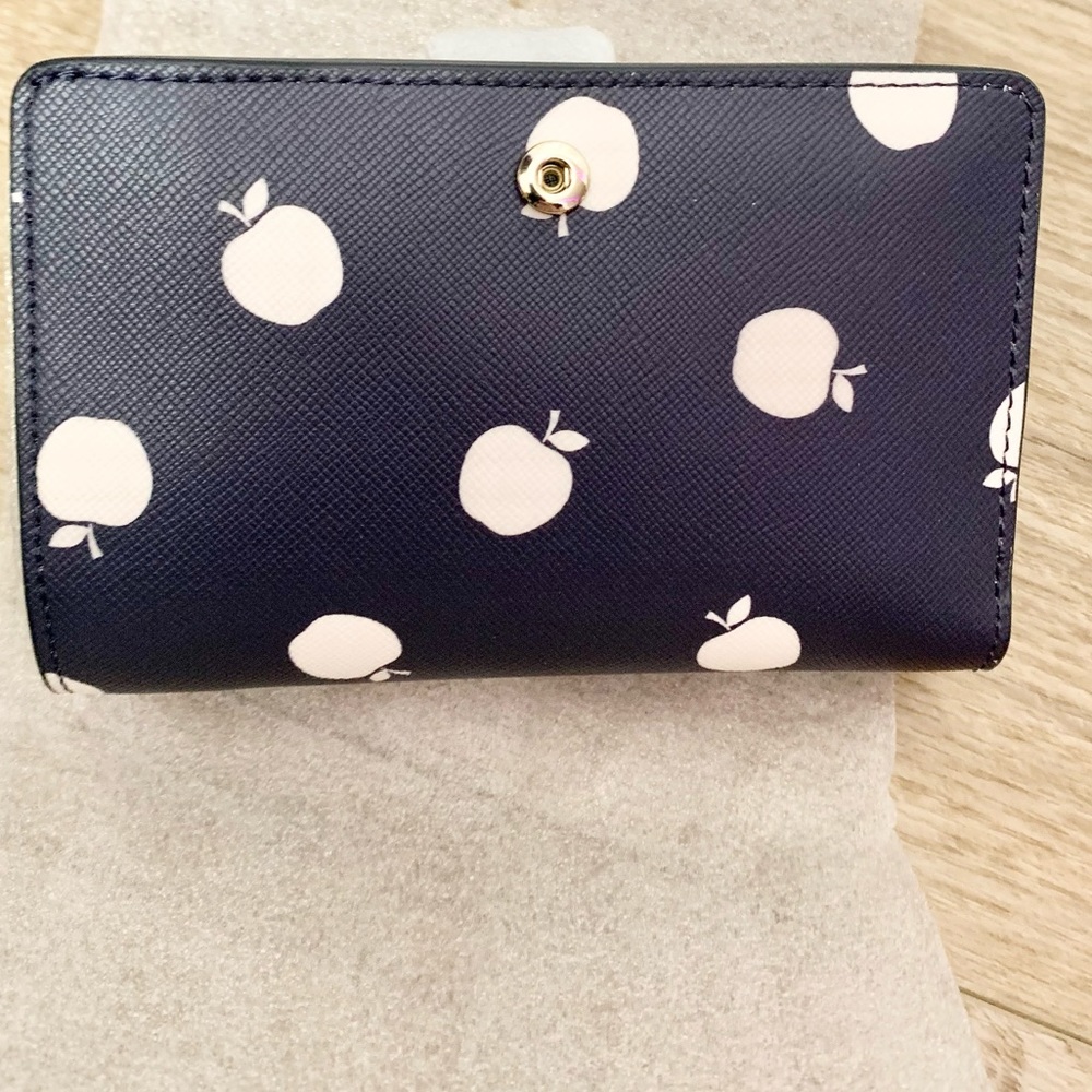 Kate Spade Orchard Toss Apple Staci Medium Wallet - NEW - Picture 4 of 10